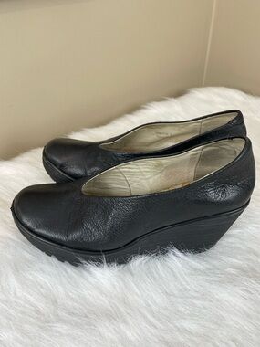 Fly London Yaz Black Leather Wedge Slip-Ons 39/ 8